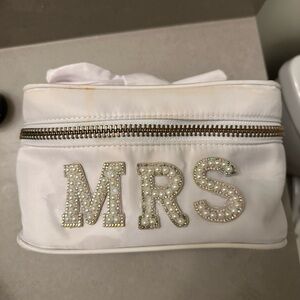 Stony clover Lane white knotted top MRS cosmetic case